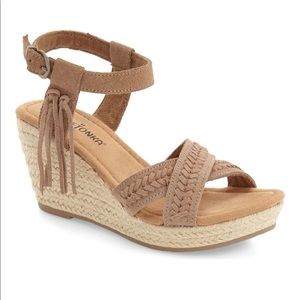 GUC Minnetonka Leather Suede Strap Espadrilles